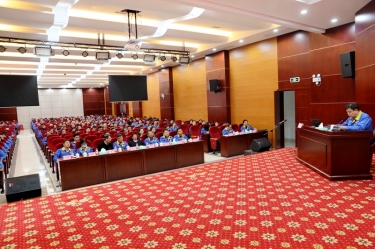 ? 进建楷模，凝聚力量！腾博官网诚信为本纸业召开陈良杰同道先进事迹汇报会