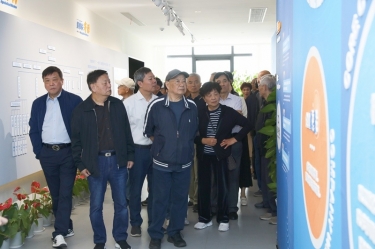平湖市社经室老干部一行赴腾博官网诚信为本调研