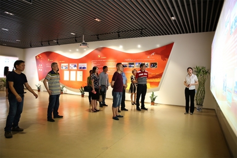 中法集团辅导来腾博官网诚信为本互换党建工作